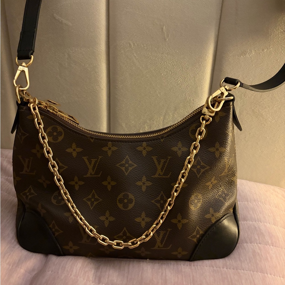 LOUIS VUITTON
Boulogne PM 
Color monogram